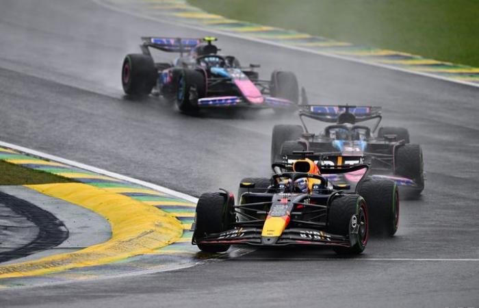 Fórmula 1 | Por qué Red Bull dejó a Verstappen en la pista en condiciones ‘terribles’