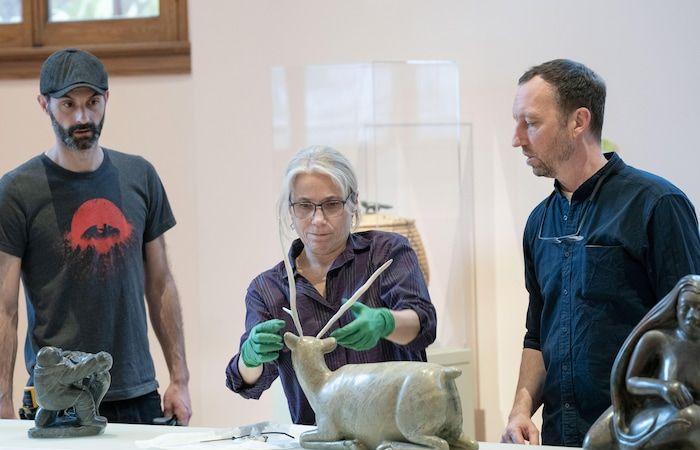 Detrás de escena de la nueva galería de arte inuit en el Museo de Bellas Artes de Montreal