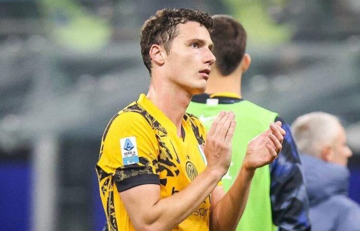 Benjamin Pavard espera el momento oportuno para regresar al Blue