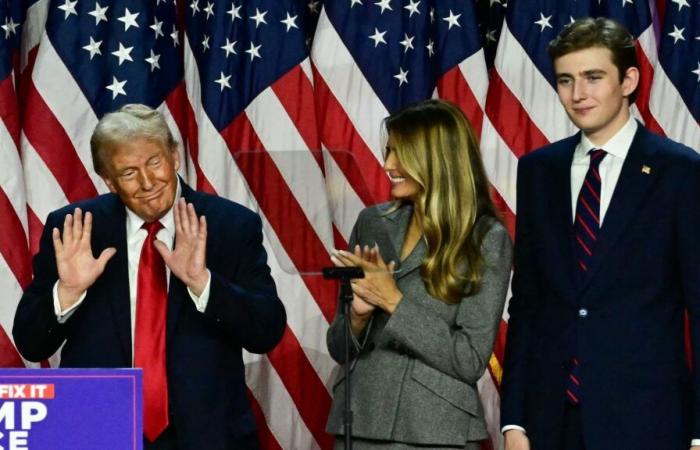 La altura de Barron Trump conmueve Internet mientras un joven de 18 años supera a su padre Donald y su madre Melania en Florida