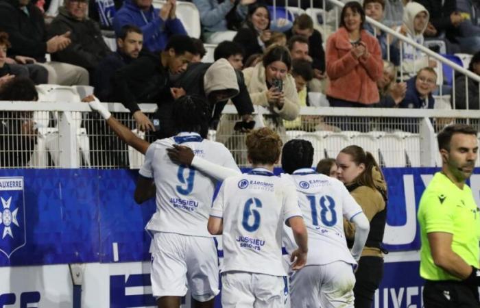 Auxerre domina La Valeta y se clasifica para la 3ª ronda