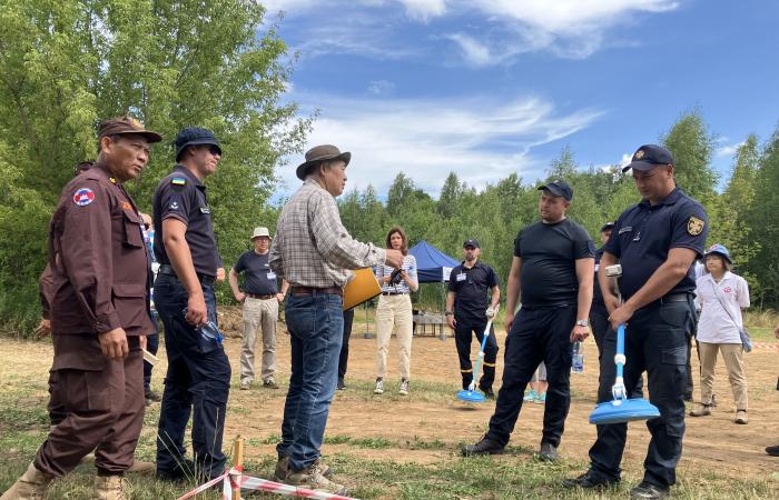 Japón a la vanguardia para ayudar a limpiar Ucrania de minas