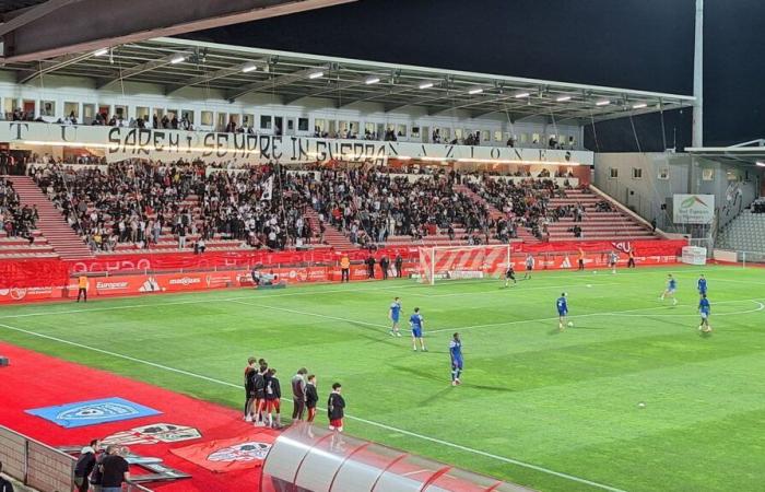 El resto del partido de la Ligue 2 entre AC Ajaccio y SC Bastia se jugará a puerta cerrada.