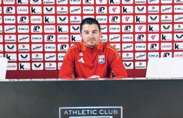 Versailles (N) apunta a Jordan González, entrenador del OL U19