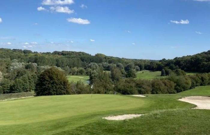 Un campo de golf francés ofrece una versión invernal de su campo.