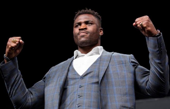 Francis Ngannou hace llover billetes sobre este artista y enciende la web (vídeo)