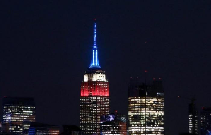 El Empire State Building brilla con colores republicanos y provoca la ira de los internautas