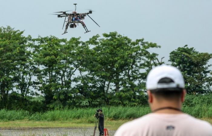 Estudiantes taiwaneses diseñan drones para posibles ataques