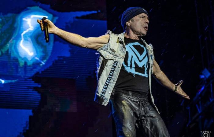 Bruce Dickinson supuestamente ayudó a Iron Maiden a encontrar un reemplazo en caso de problemas vocales