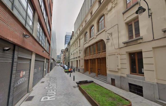 Un estudiante asesinado a puñaladas en Bruselas, cerca de la rue Neuve: dos sospechosos se acercaron a la víctima para pedirle un cigarrillo