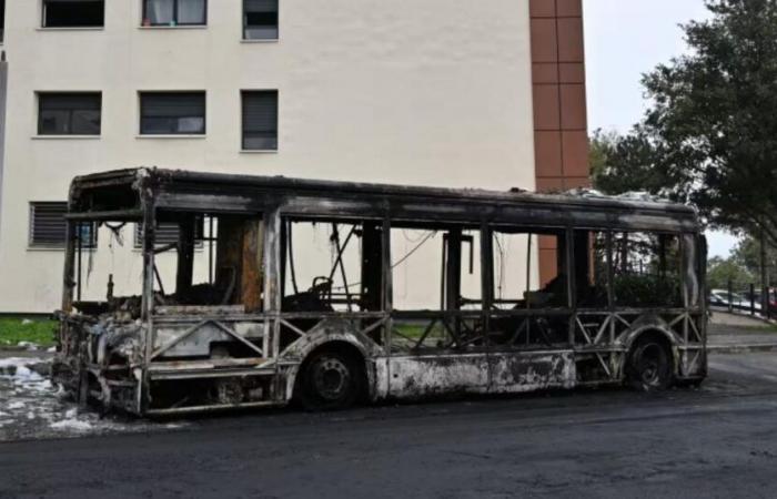 el alcalde ataca la decisión de la metrópoli de no dar servicio a determinadas paradas de autobús