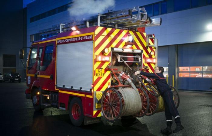 Un galpón agrícola de 1.000 m2 arrasado por las llamas durante la noche