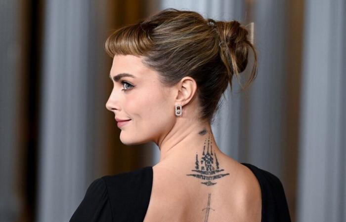 Cara Delevingne apostó por el mini flequillo de Audrey Hepburn (y somos fans)