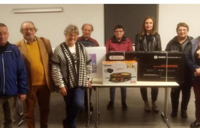 Saint-Denis-de-Gastines. Saint-Denis en fête felicita a los ganadores del sorteo