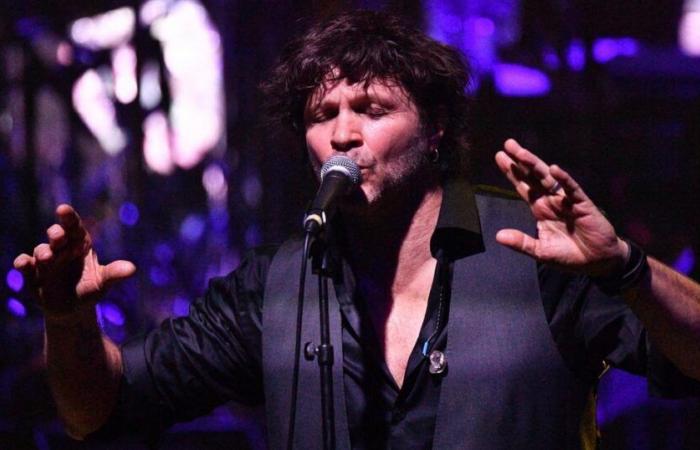 Bertrand Cantat y su grupo anuncian un álbum para diciembre de 2024