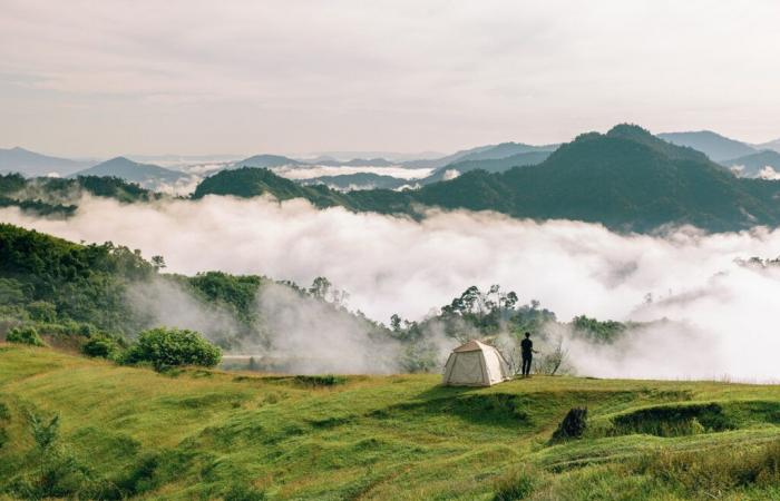 Lugar ‘curativo’ en Quang Nam atrae a turistas a acampar, escapar del polvo y perseguir nubes – Vietnam.vn