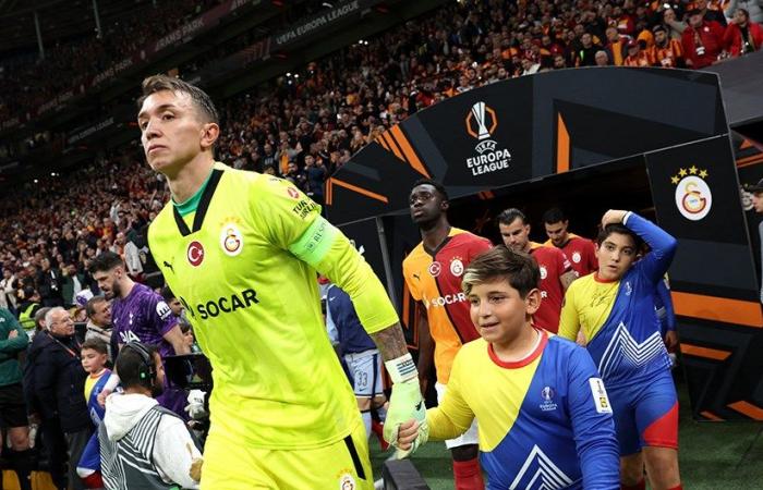 Fernando Muslera consiguió su camiseta en Europa – Última Hora Deportes