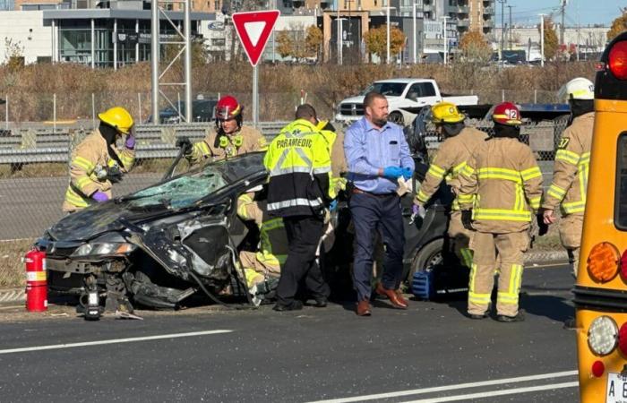 EN FOTOS | Espectacular accidente de tráfico en la A-440 en Laval