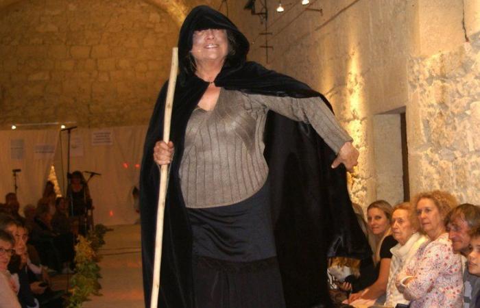 Un desfile de moda en torno a las burbujas del cómic tiene lugar en el castillo de Lavardens