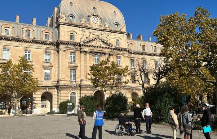 “Sabemos que va a ser difícil”, llegan a los tribunales los familiares de las víctimas