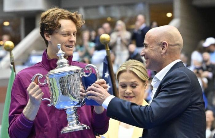 ATP – Finales > Andre Agassi: “Si hay algo que realmente he apreciado en mi vida como tenista es la sensación que tienes al golpear la pelota. Jannik Sinner lo logra perfectamente. Me recuerda mucho a la sensación de perfección que estaba buscando.”