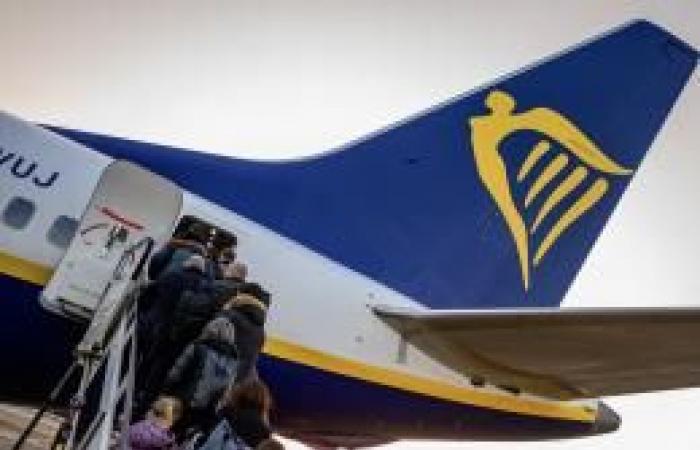 su maleta “encajó perfectamente” en el “probador de equipaje” de Ryanair… ¡pero Catherine todavía tiene que pagar más de 130€ en multas!