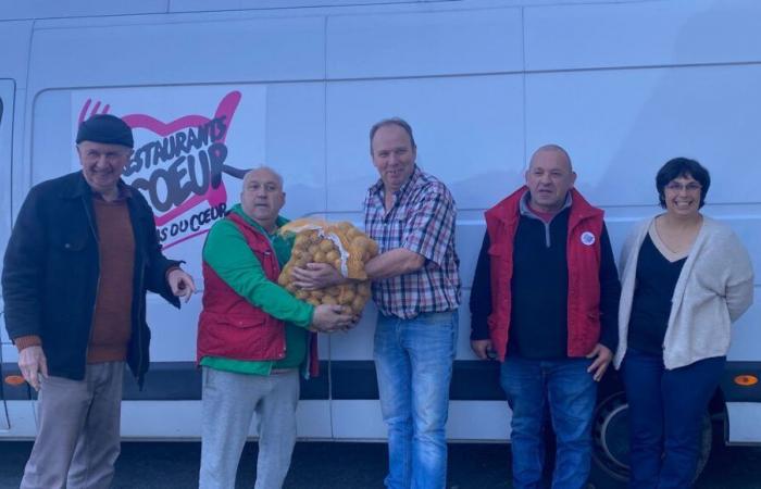 “Agricultores, siempre estamos juntos”: la FDSEA de Creuse ofrece 1.250 kg de patatas a Restos du coeur