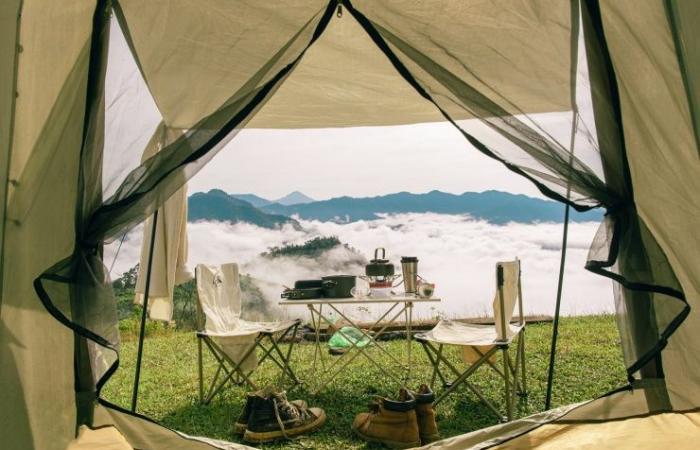 Lugar ‘curativo’ en Quang Nam atrae a turistas a acampar, escapar del polvo y perseguir las nubes – Vietnam.vn