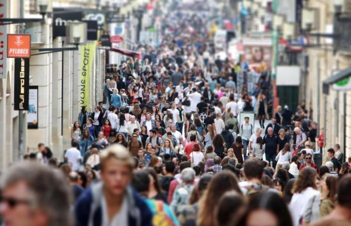 Más de uno de cada dos franceses se identifica como perteneciente a la clase media, según un estudio