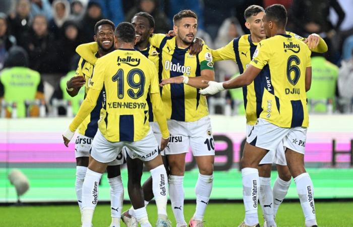 El Fenerbahçe se enfrentará al AZ Alkmaar fuera de casa, ya se han anunciado los once iniciales.