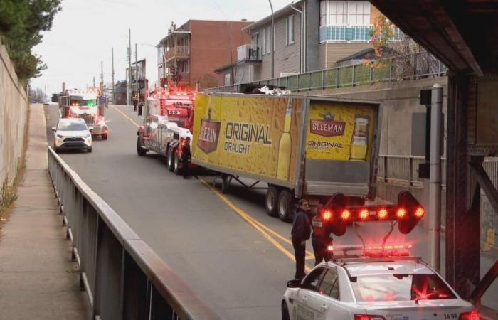 Trois-Rivières: un viaducto da dolores de cabeza a los camioneros