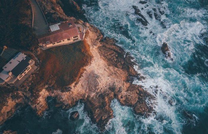 Café junto a un acantilado en China sirve bebidas calientes por más de 50 dólares con vistas a Taiwán