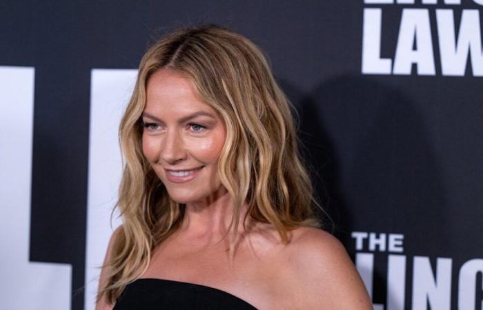 La prima doble de Becki Newton de The Lincoln Lawyer: se revela su famosa familia