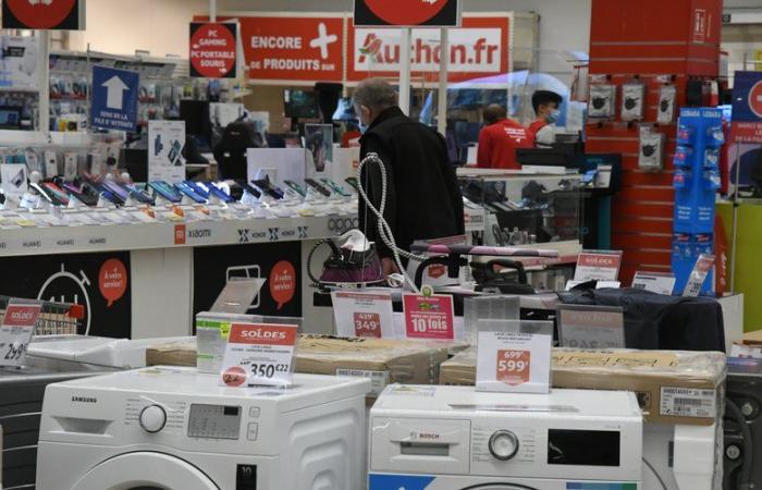 8 puestos y 4.700 metros cuadrados menos en Auchan Pérols: el círculo vicioso y muchas preocupaciones