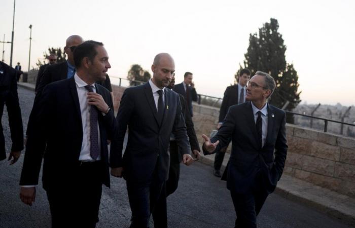 La policía israelí arresta a gendarmes franceses en un complejo de propiedad francesa en Jerusalén