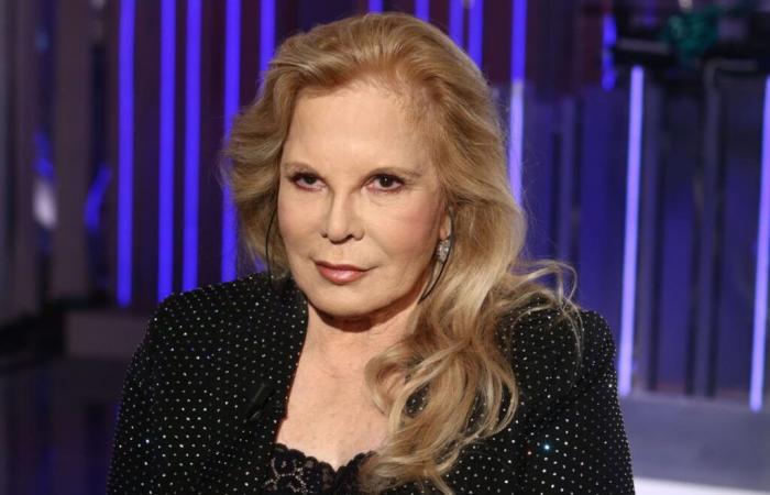 A sus 80 años, Sylvie Vartan se transforma en una estrella de Hollywood con su color de pelo rejuvenecedor