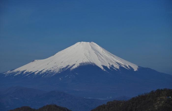 La última primera nevada jamás vista en el Monte Fuji