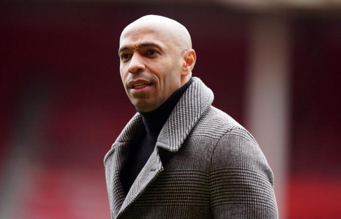 Thierry Henry destruye a Hansi Flick