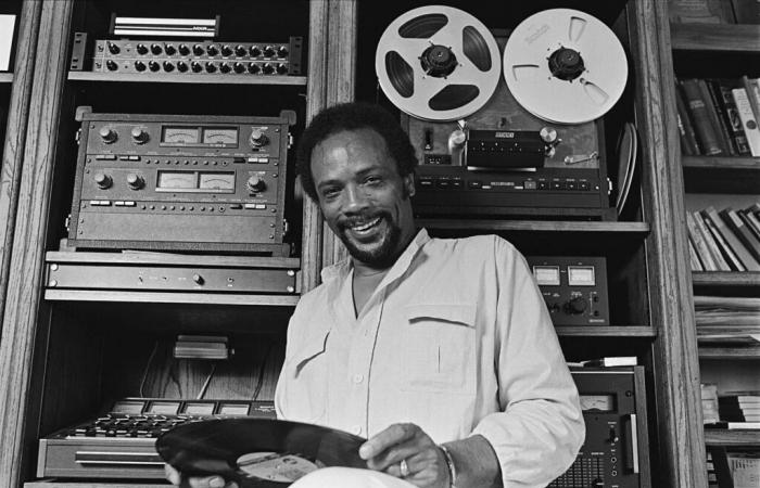 Miriam Makeba, Hugh Masekela, Angelique Kidjo…”Quincy Jones estuvo vinculado a artistas africanos que se convirtieron en grandes estrellas”, dice el periodista Miles Marshall Lewis