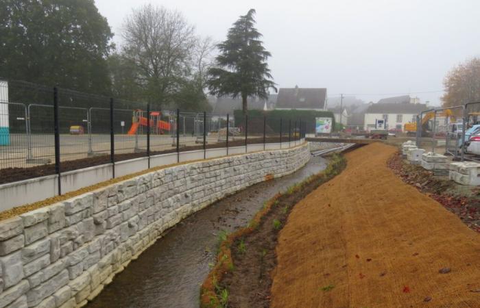 En esta localidad de Morbihan, rompemos el aparcamiento para encontrar el río.