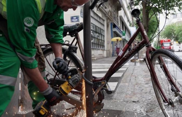 París: acusado de robar bicicletas, el municipio se defiende