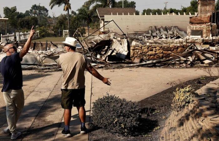 [EN IMAGES] Decenas de casas destruidas por un incendio masivo cerca de Los Ángeles