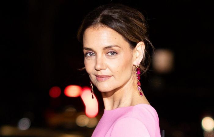 Una vez más, Katie Holmes demuestra su sentido del estilo con un look colorido