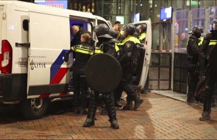 Los aficionados al fútbol israelíes fueron atacados en Ámsterdam. La violencia fue condenada como antisemita.