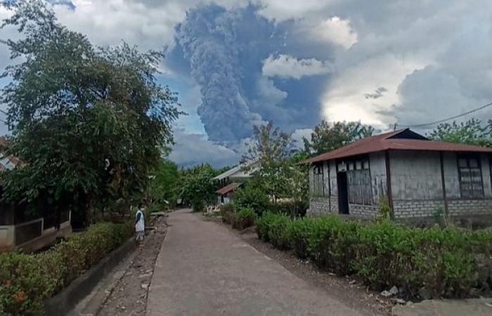 Un volcán se desata: 7 erupciones, 8 km de cenizas y varias muertes