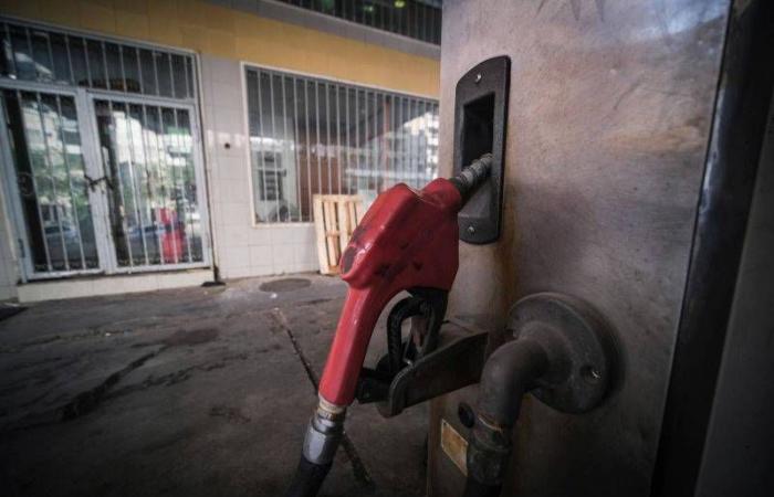 Los precios de la gasolina bajan ligeramente en el Líbano, los del fueloil y el diésel suben