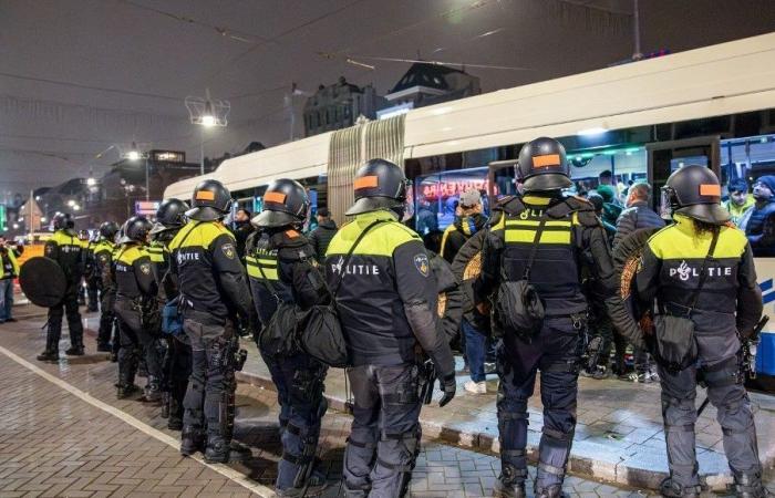 Partidarios israelíes atacados en Amsterdam: “Es duro”, dice un hombre que presenció la violencia