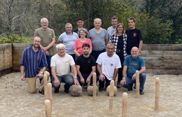 Sengues. Jugadores de bolos expuestos en Cantal