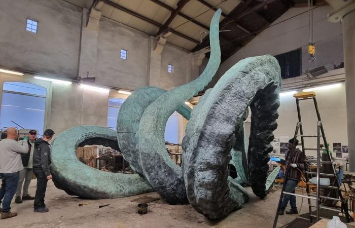 Un pulpo Nauti de 12 toneladas inspirado en el mundo de Julio Verne llega a Amiens