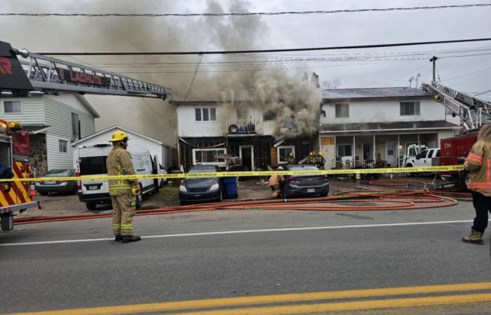 Catorce personas en las calles tras un incendio en Brownsburg-Chatham